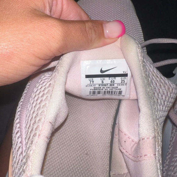 Nike Tennis Shoes - Picture 5 of 5